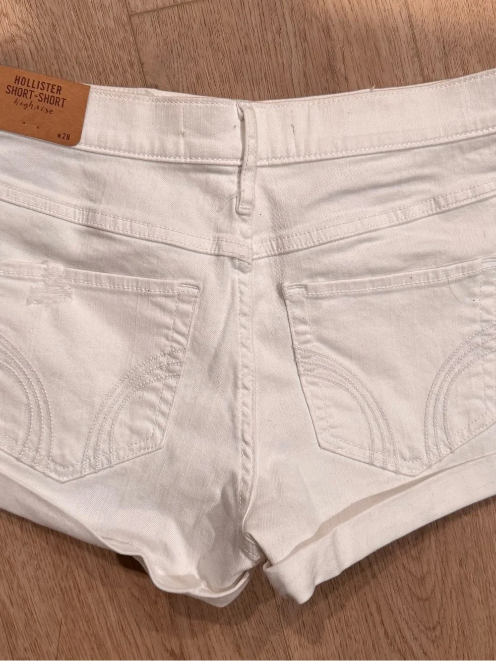 White high rise Hollister Shorts - NEW